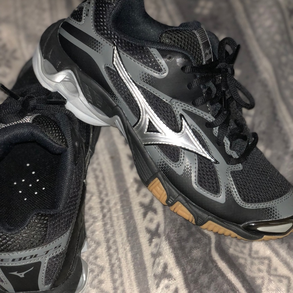 Mizuno Wave Bolt 5